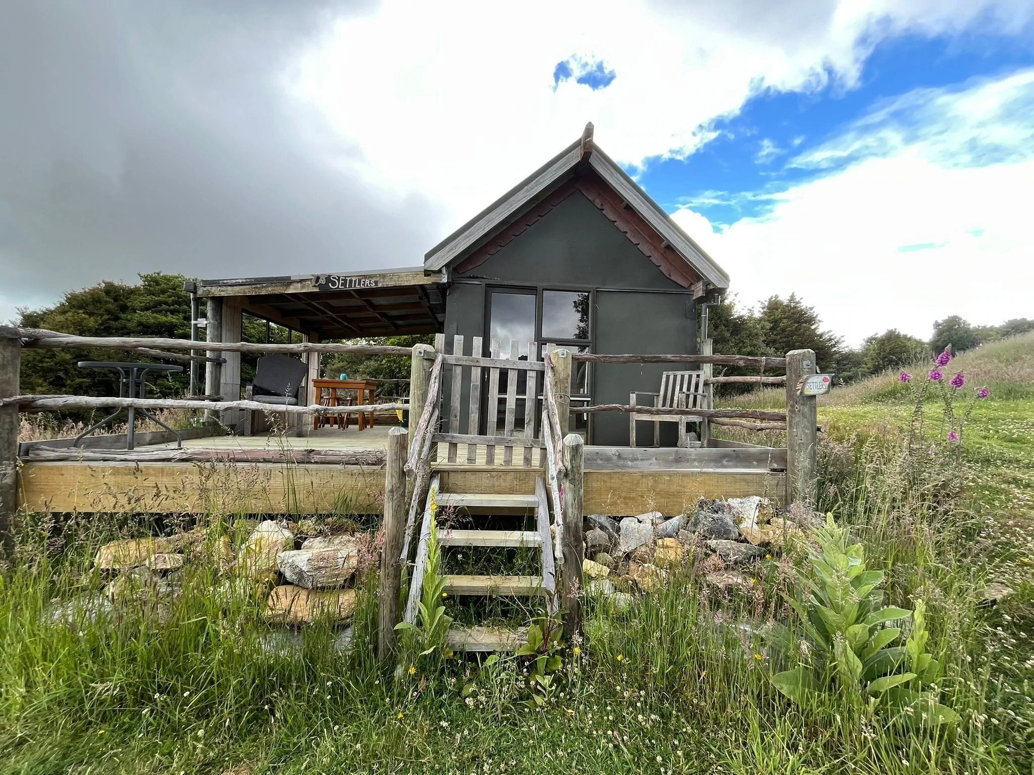 A camping hut at the Hamlet